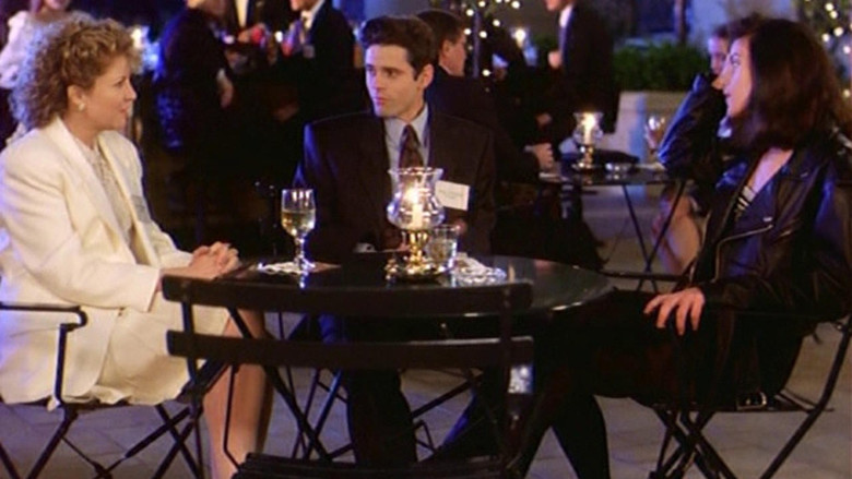 кадр из фильма Розы мертвы