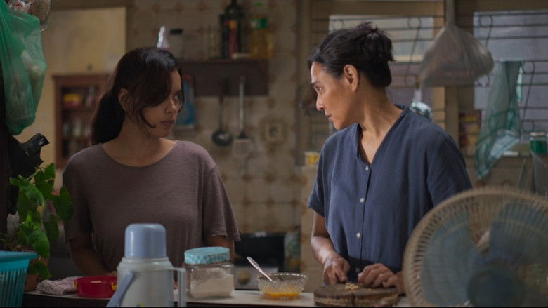 кадр из фильма Andai Ibu Tidak Menikah Dengan Ayah