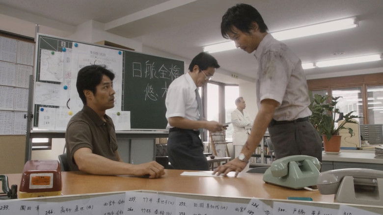 кадр из фильма クライマーズ・ハイ