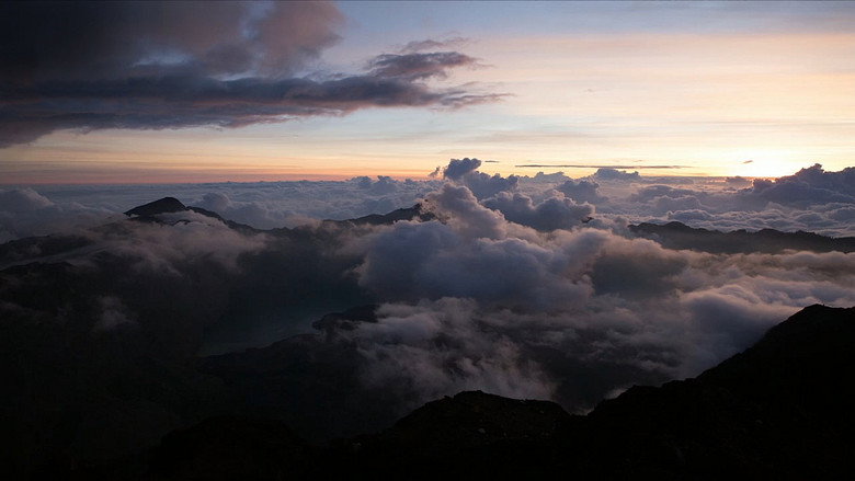 кадр из фильма Le mystérieux volcan du Moyen Âge