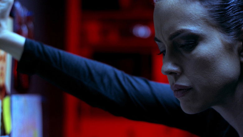 кадр из фильма Тень внутри