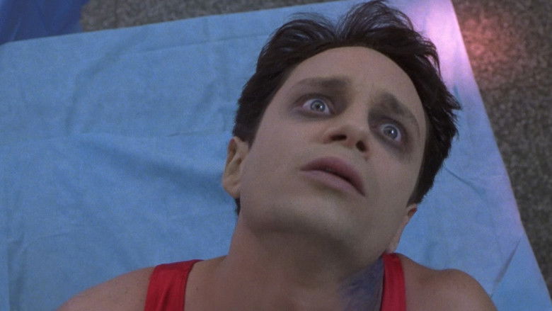 кадр из фильма Обезьянья кость