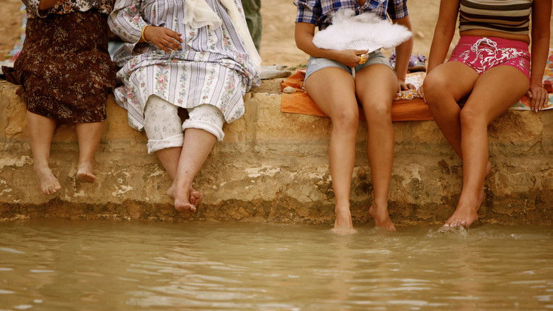 кадр из фильма И куда мы теперь?