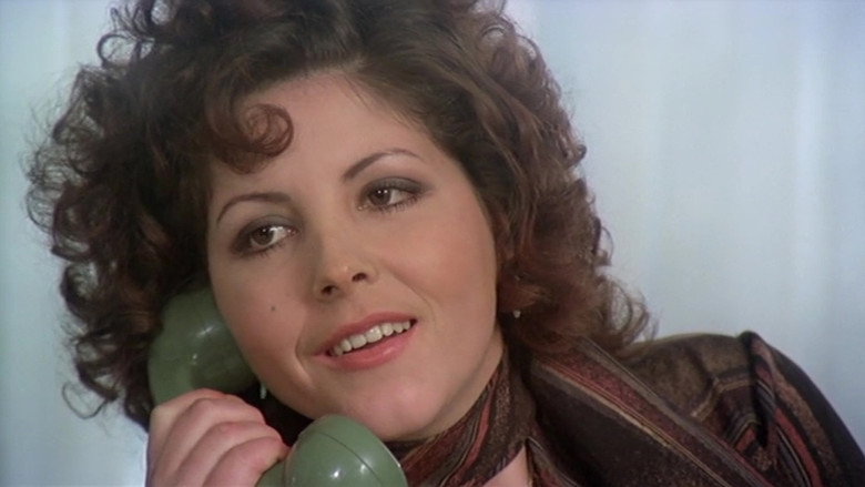 кадр из фильма Любовь, постель и предательство