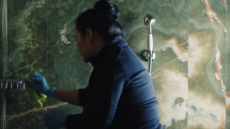 кадр из фильма Enjoy Your Stay