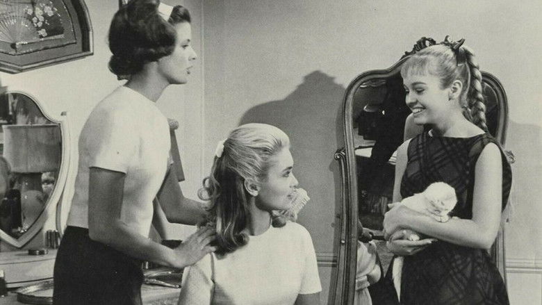 кадр из фильма 13 Frightened Girls