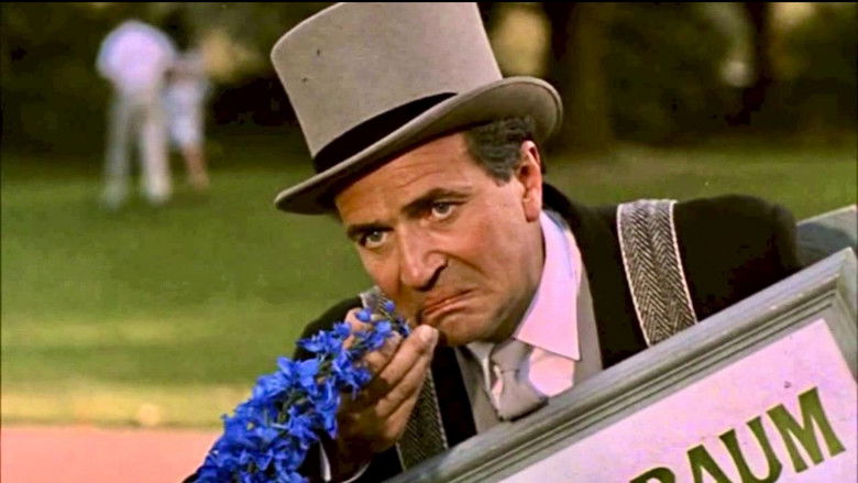 кадр из фильма The Sandwich Man