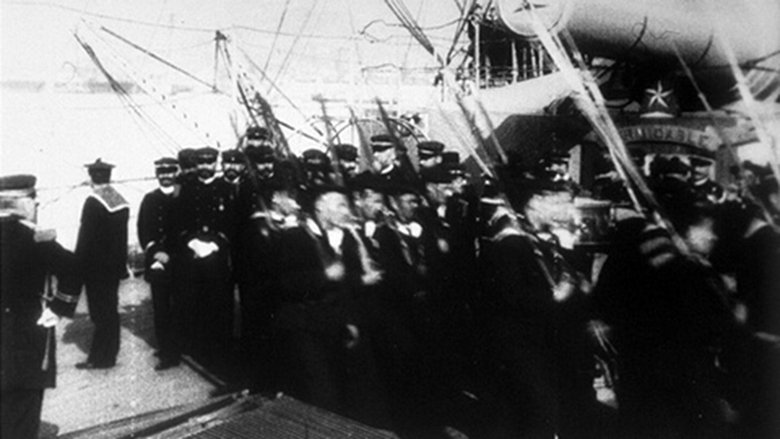 кадр из фильма Défilé d’inspection à bord de la compagnie de débarquement