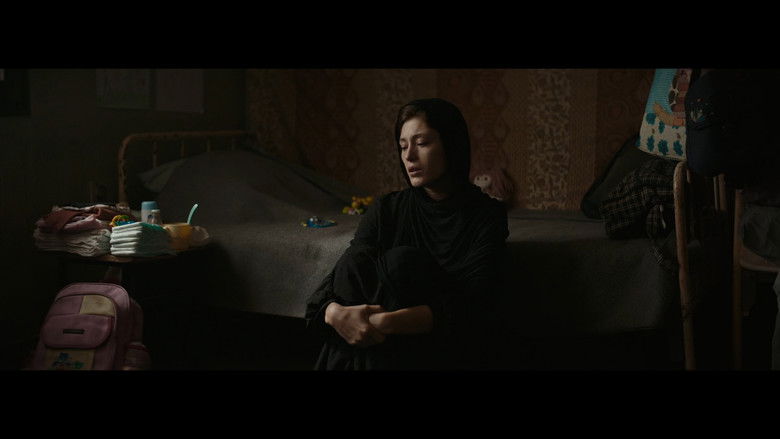 кадр из фильма Между Богами