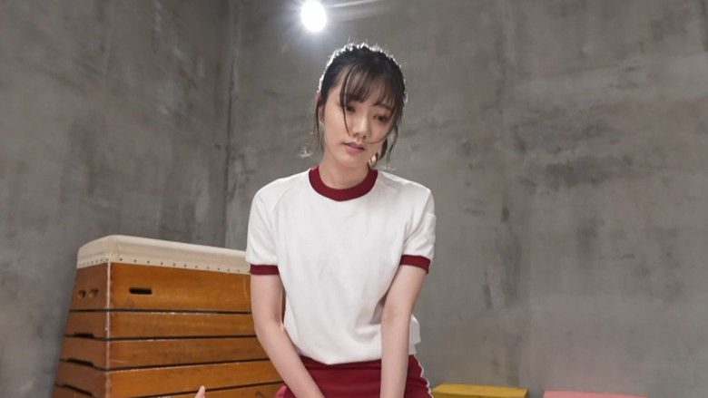 кадр из фильма MIDV-284 生意気な幼なじみの後輩と5日間のツンデレ同棲生活 宮下玲奈