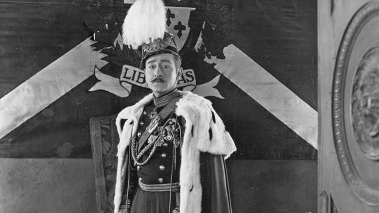 кадр из фильма The King On Main Street