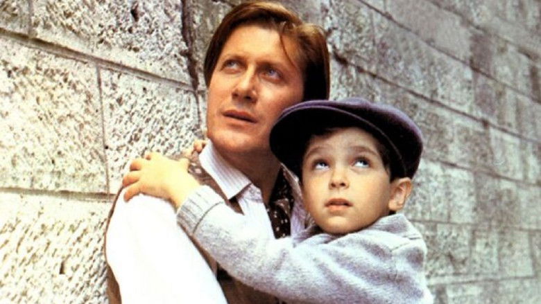 кадр из фильма L'Ombre rouge