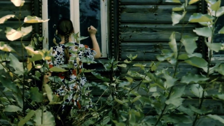 кадр из фильма Чужие письма