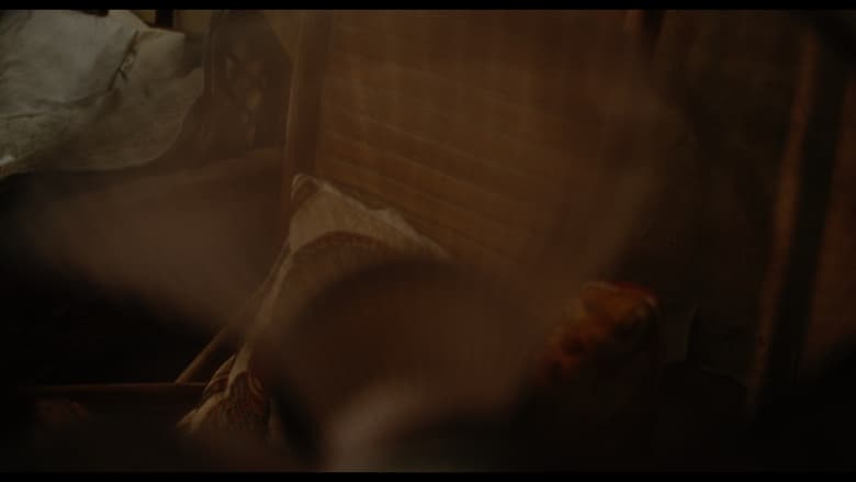 кадр из фильма ใต้ฝุ่น