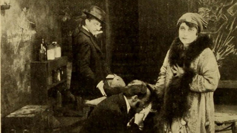 кадр из фильма The Red Widow