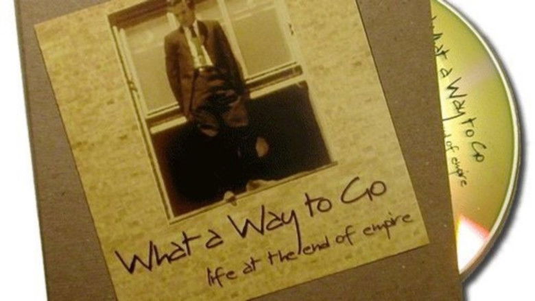 кадр из фильма What a Way to Go: Life at the End of Empire