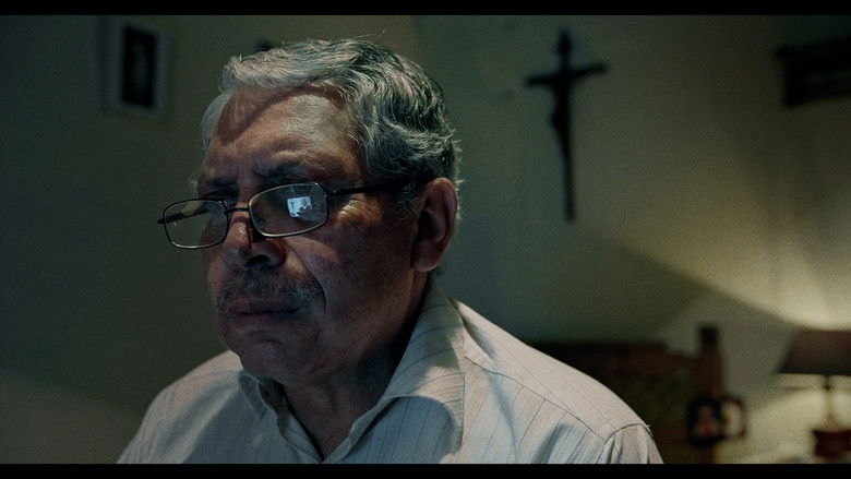 кадр из фильма Algo en el tejado