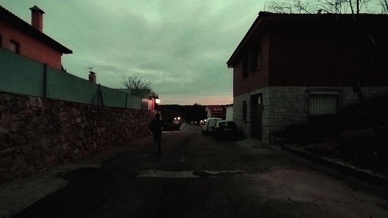 кадр из фильма Unsafe Outside