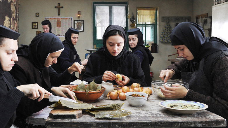 кадр из фильма За холмами