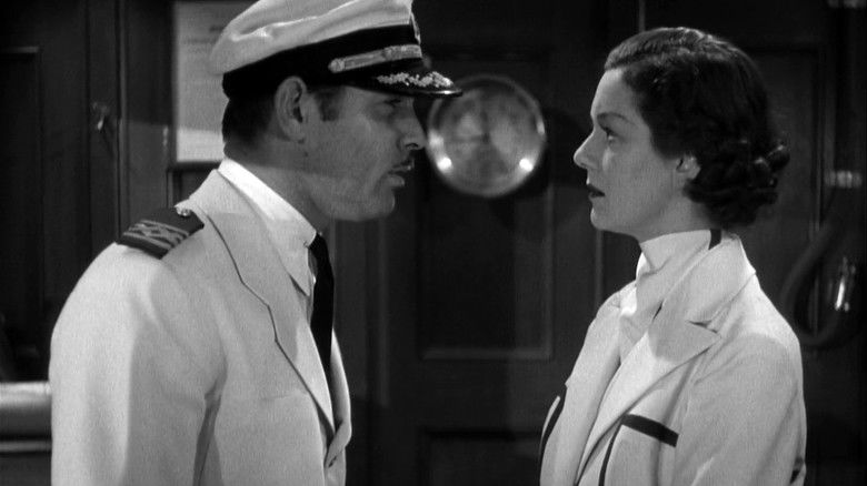 кадр из фильма Моря Китая