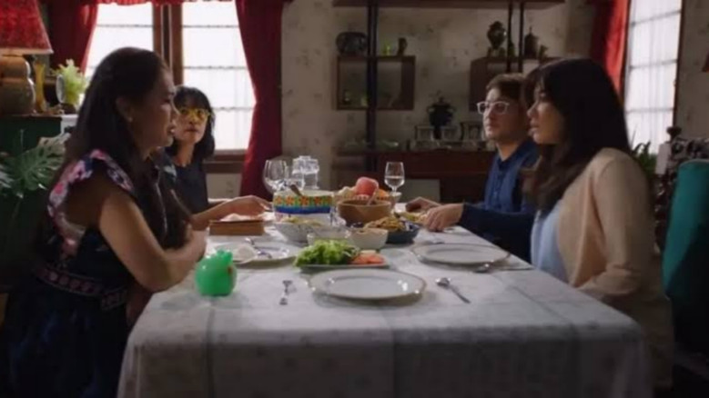 кадр из фильма Mertua Ngeri Kali