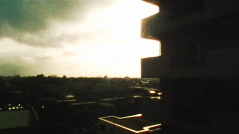 кадр из фильма 蜃気楼・水平線