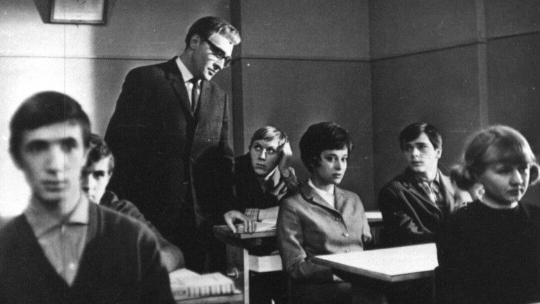 кадр из фильма Доживем до понедельника