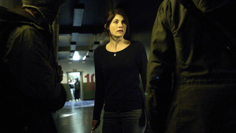 кадр из фильма Чужие на районе