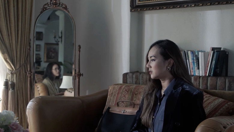 кадр из фильма In Retrospect