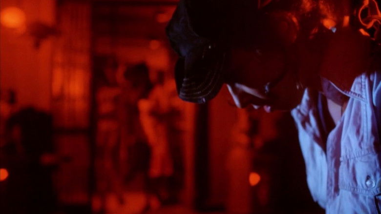 кадр из фильма Manila by Night