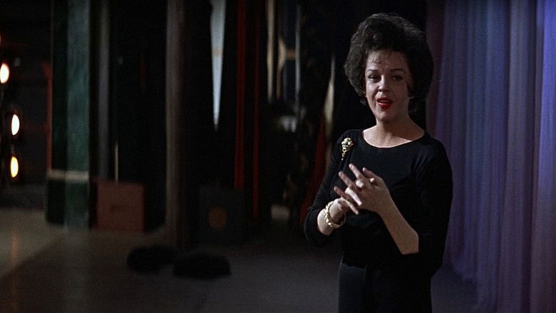 кадр из фильма I Could Go on Singing