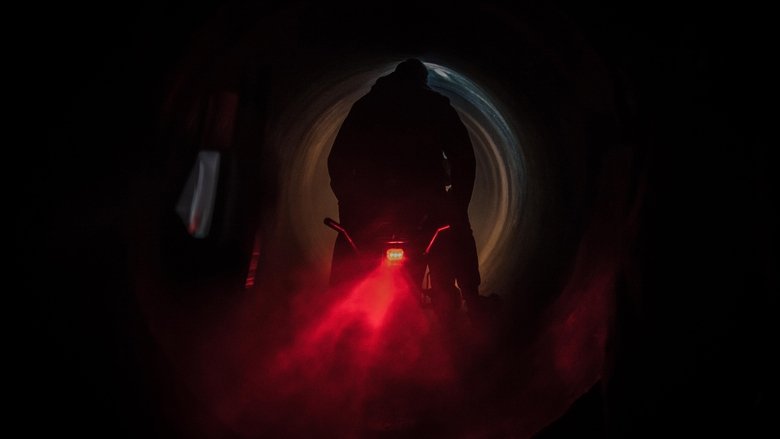 кадр из фильма Under the Wire