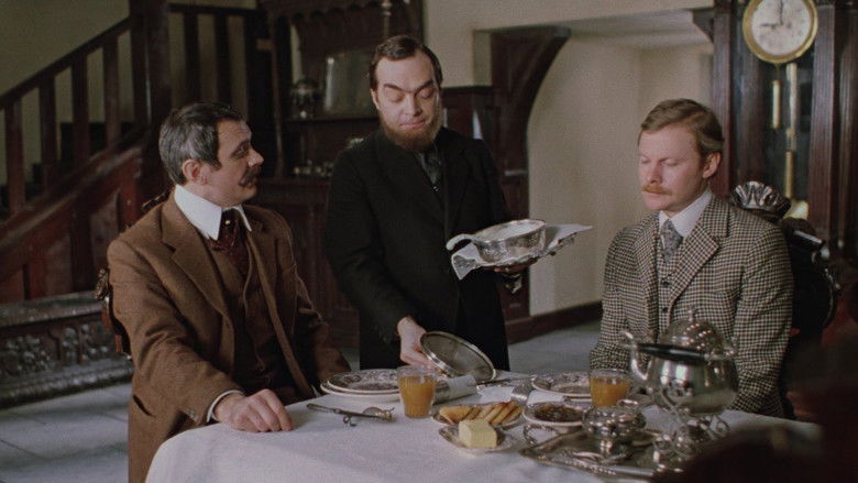 кадр из фильма Приключения Шерлока Холмса и доктора Ватсона: Собака Баскервилей