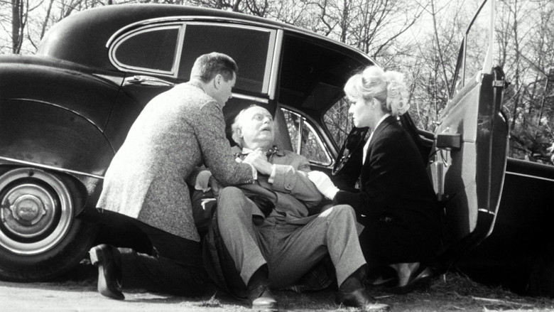 кадр из фильма Дверь на семи замках