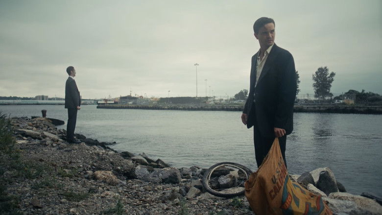 кадр из фильма A House for My Family