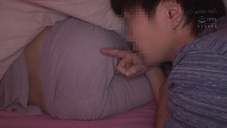 кадр из фильма 寝ている姉のアナルを毎晩こっそりいじっていたらち○ぽが根元まで入るほどガバガバになりました2