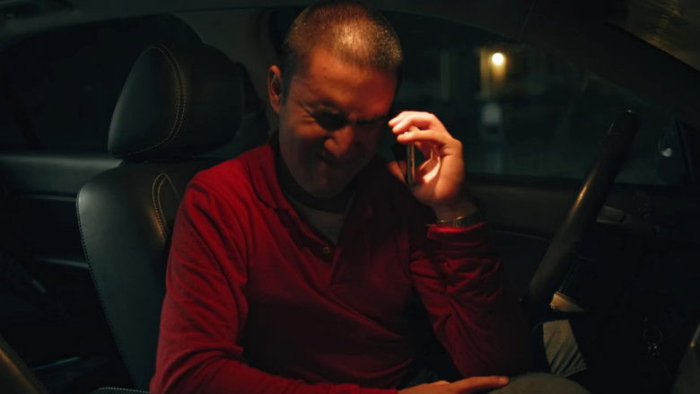 кадр из фильма When the Pizza Delivery Guy Walks in on a Robbery