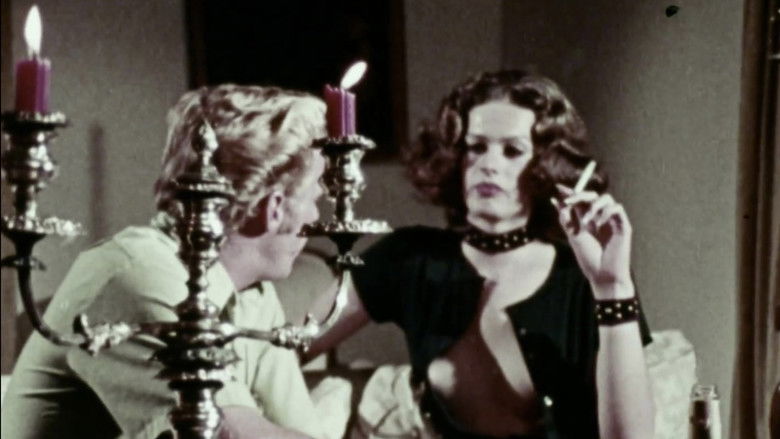 кадр из фильма House of Whorers