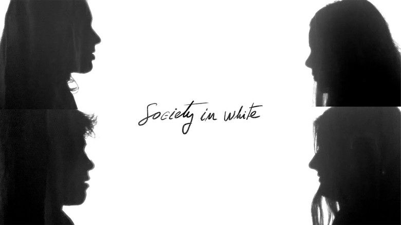 кадр из фильма society in white: salud mental