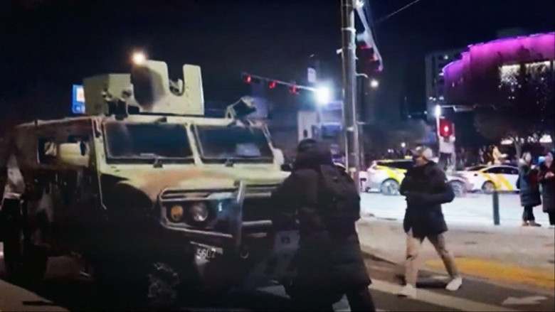 кадр из фильма 대한민국은 국민이 합니다