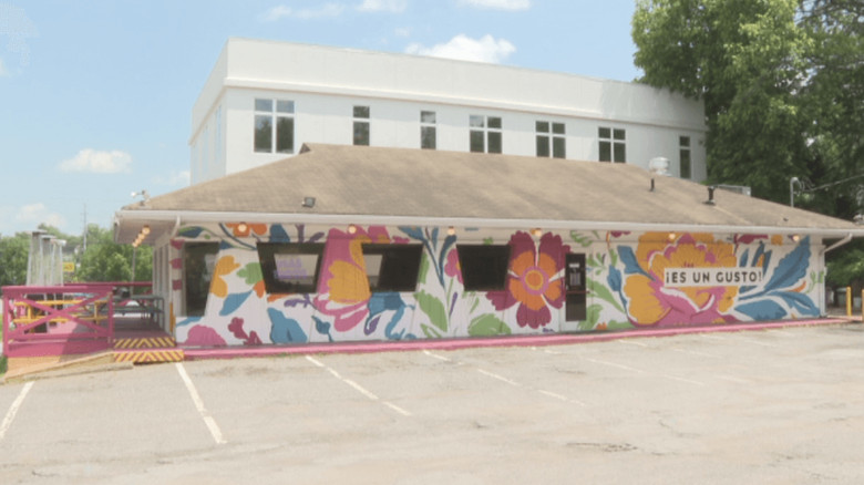 кадр из фильма Slice of Life: The American Dream. In Former Pizza Huts.