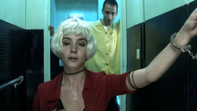 кадр из фильма Выход