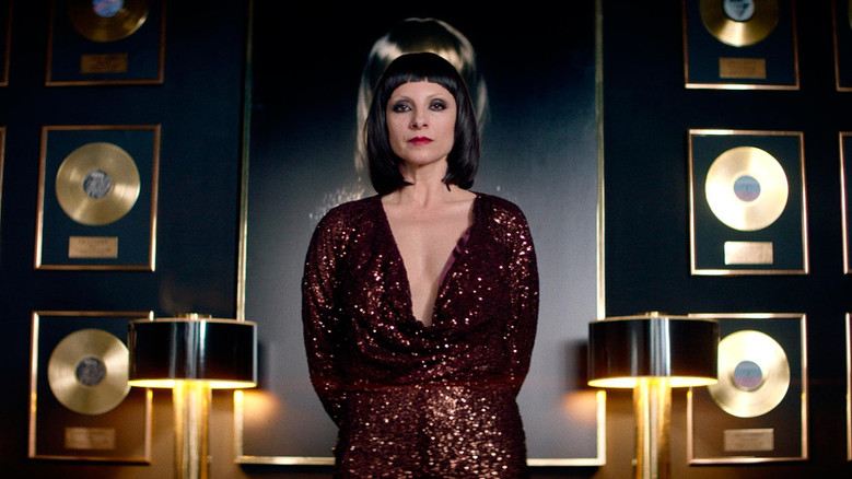 кадр из фильма Кто будет тебе петь