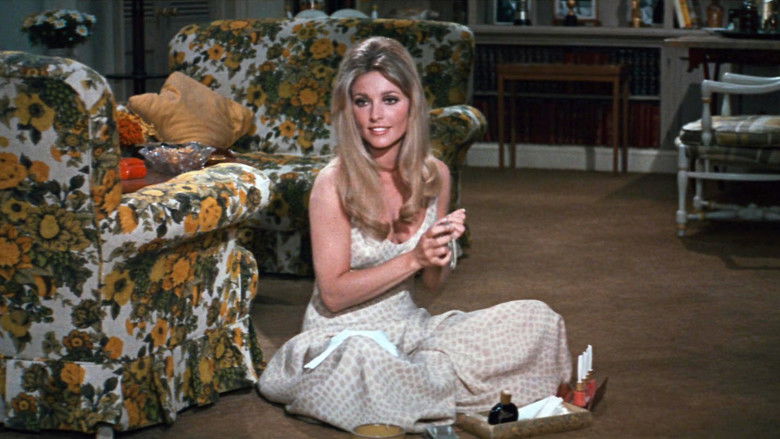 кадр из фильма Долина кукол