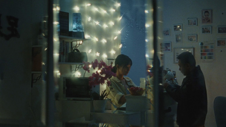 кадр из фильма Дворец голубого Солнца