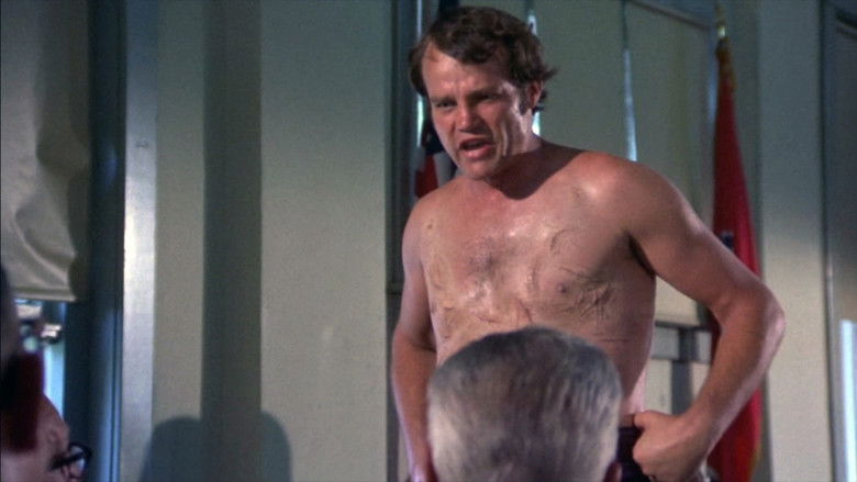 кадр из фильма Широко шагая