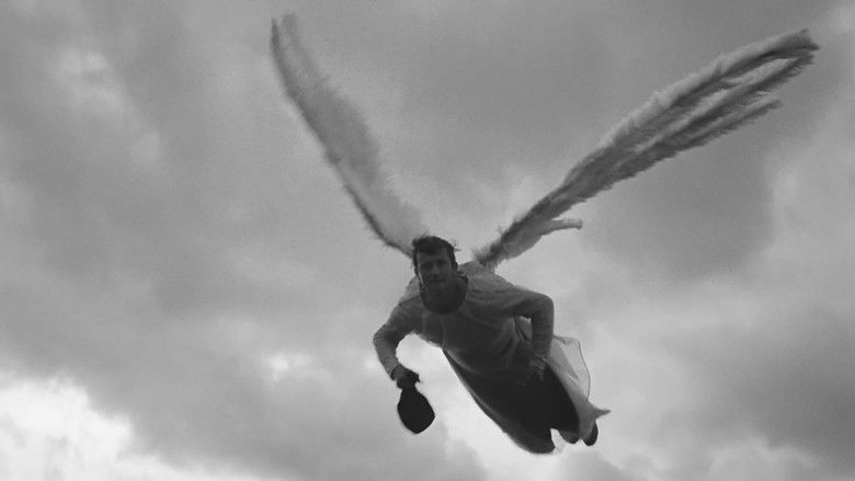 кадр из фильма Fifi la plume