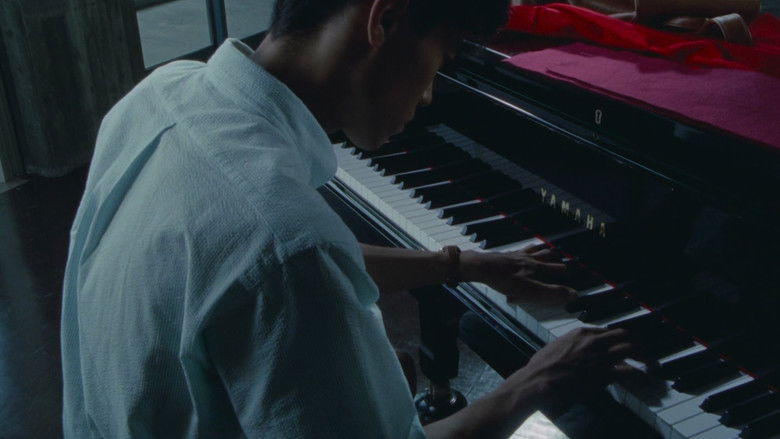 кадр из фильма She's Rain シーズ・レイン