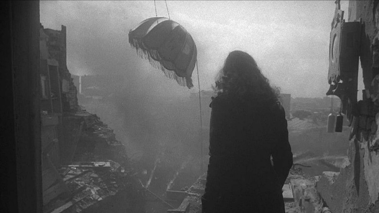 кадр из фильма Летят журавли