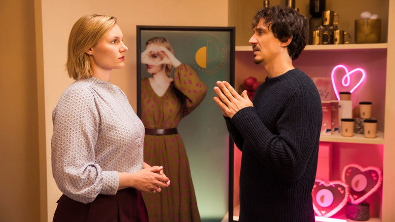 кадр из фильма Агентство разбитых сердец